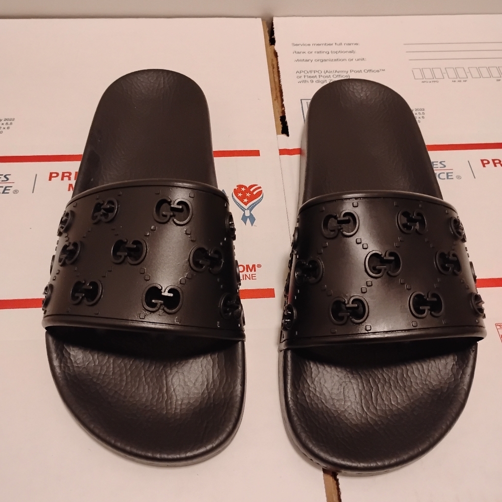 Gucci Interlocking GG rubber slides ( Size 8